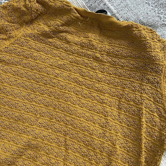 Zara sweater/long sleeve top - Picture 6 of 6